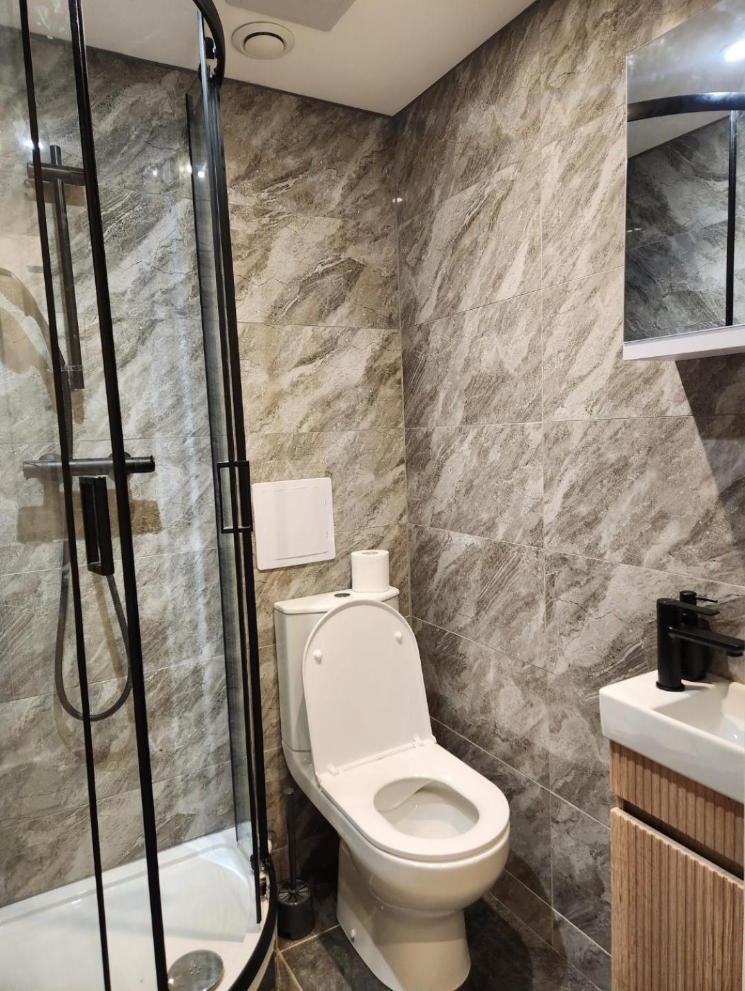 Ensuite Studio Flat Crawley-Gatwick Ifield Екстер'єр фото