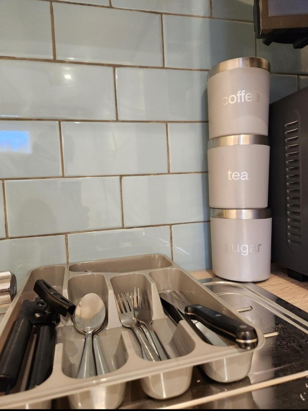 Ensuite Studio Flat Crawley-Gatwick Ifield Екстер'єр фото